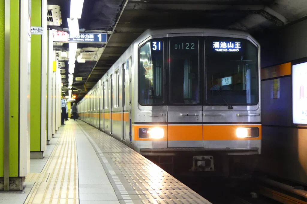 tokyo metro subway
